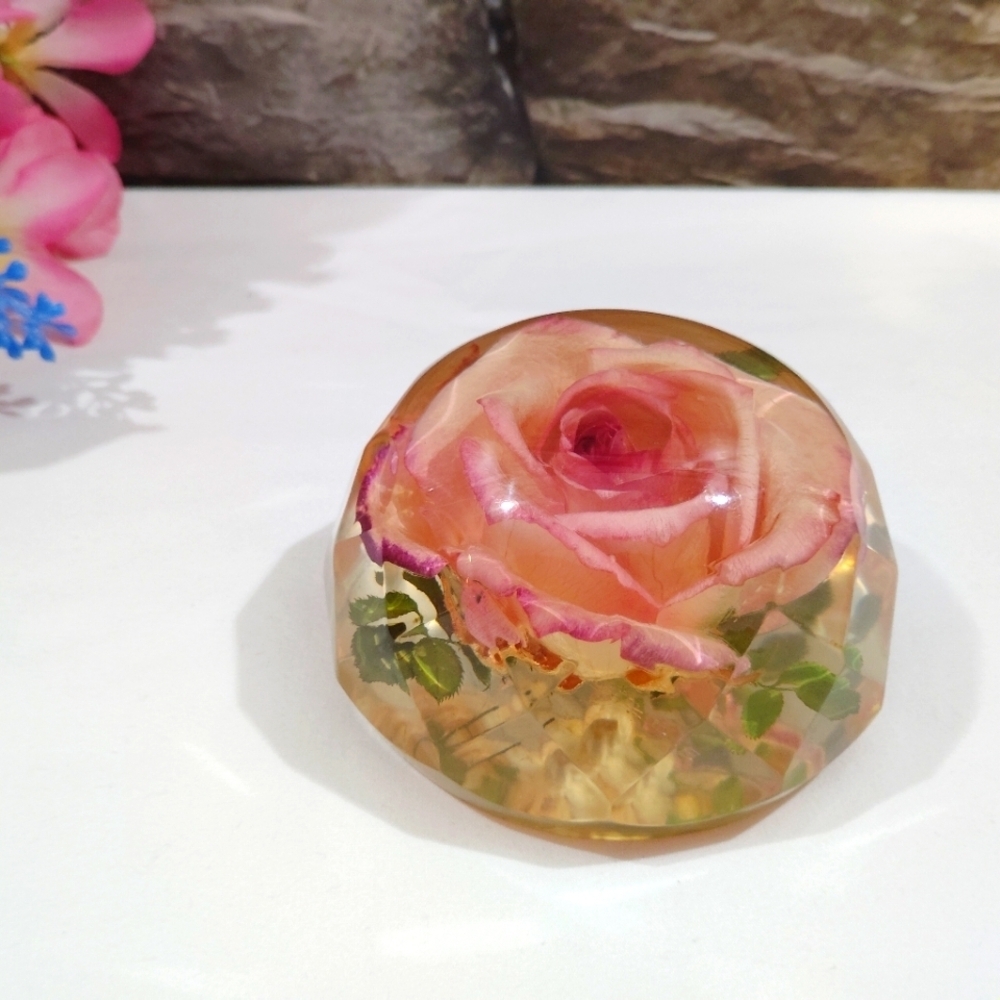 Vintage Rolfe Signed Rose Paperweight Real Flower Preserved Lucite Acrylic Facet - Picture 15 of 15